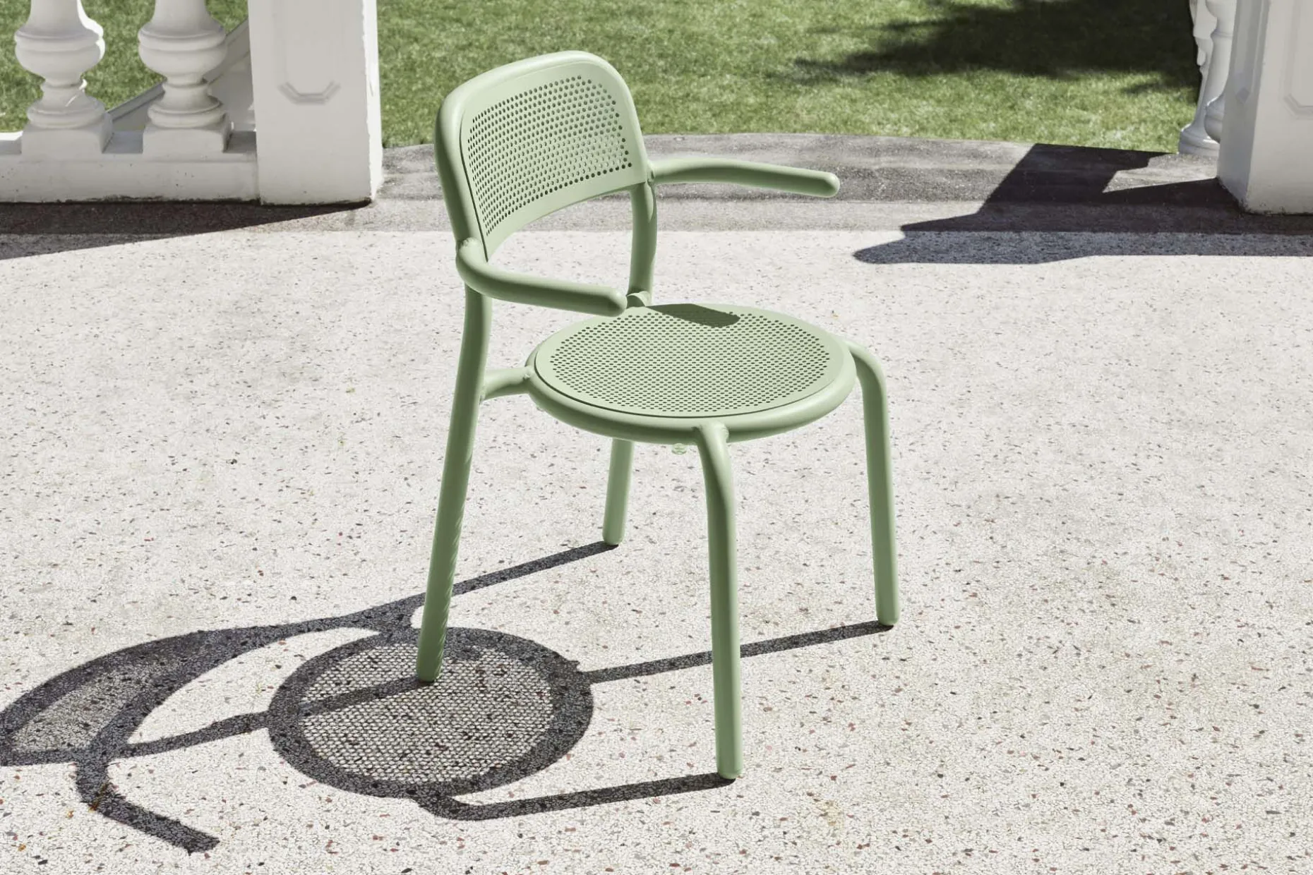 Toní Armchair Tuinstoel met armleuning, groen, 59.5x54.5x80.5 cm
